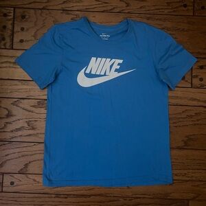 Nike T-shirt